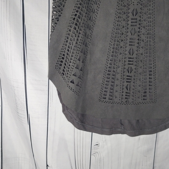 Sam Edelman Women Grey Faux Suede Laser Cut Out Hi-Low Tank Top Sz XS - Picture 5 of 13